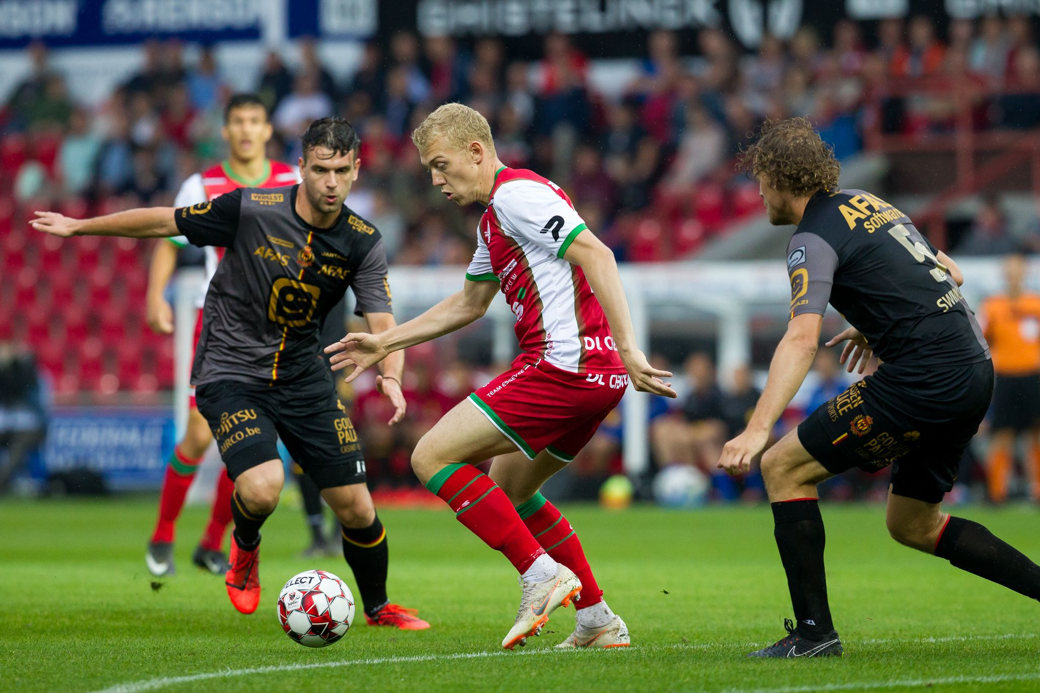 Nhận định bóng đá Zulte Waregem vs Mechelen 2h45 ngày 3/2