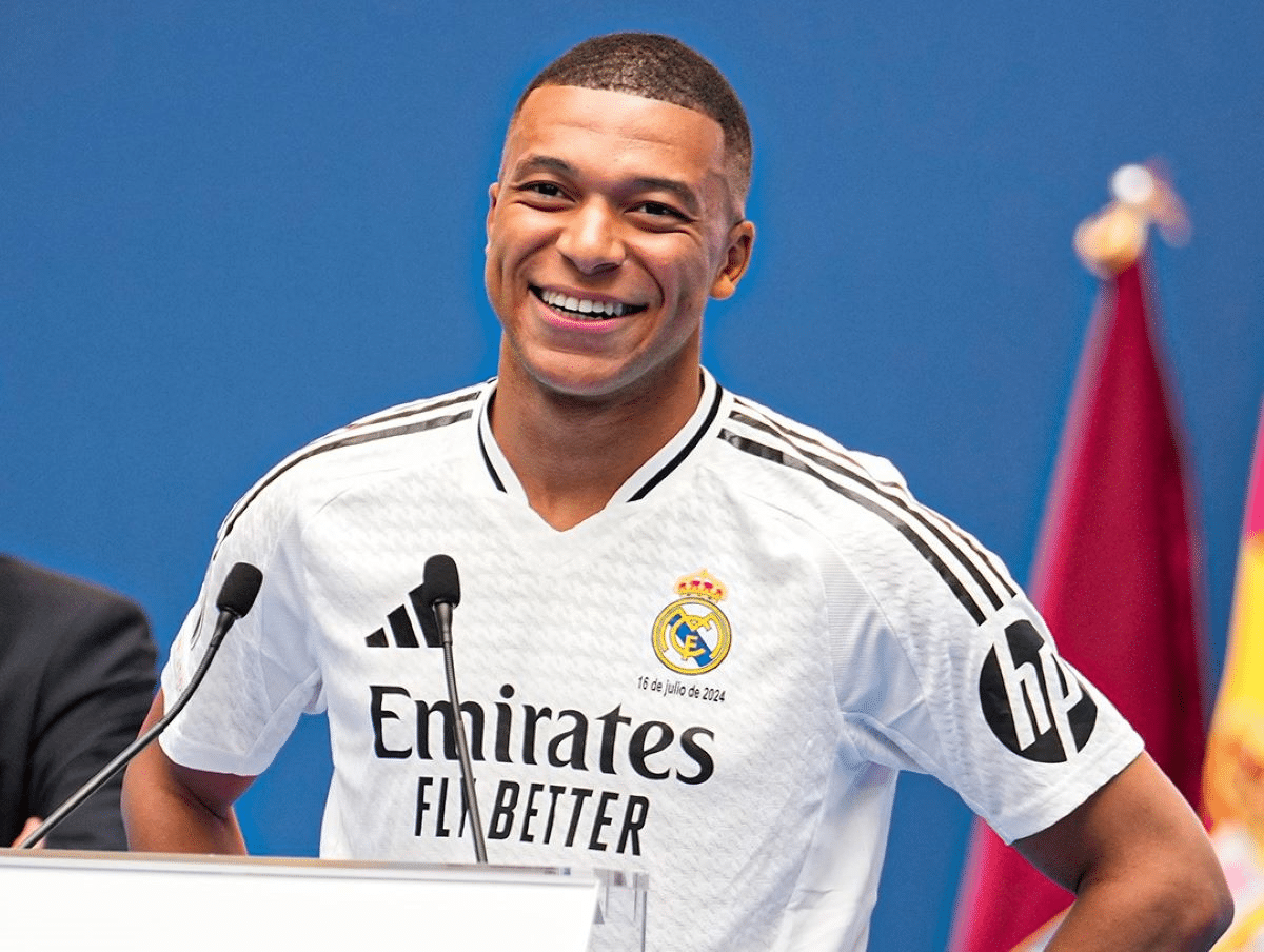 ancelotti-chinh-thuc-cong-bo-ngay-ra-mat-mbappe