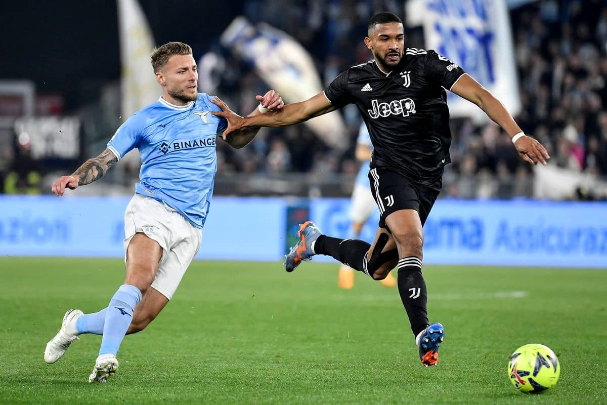 Juventus gặp nhiều khó khăn dù đối thủ phải thi đấu với 10 người từ sớm