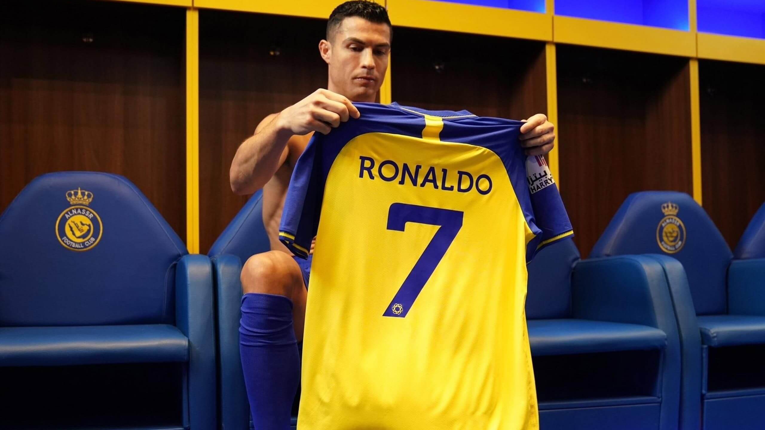 Ronaldo duy trì vị trí cầu thủ có thu nhập cao nhất thế giới