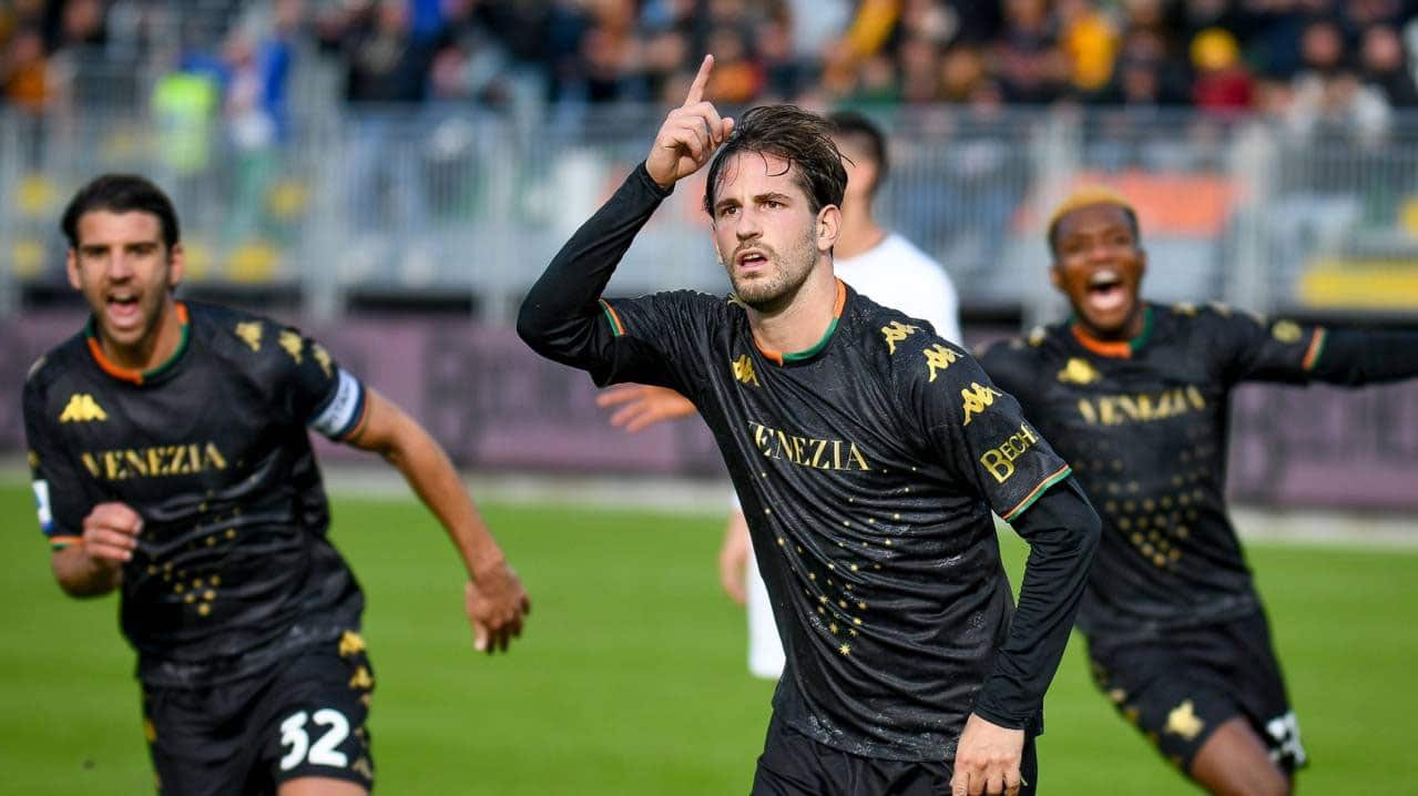 Nhan dinh bong da Venezia vs Parma 21h00 ngay 911 Serie A 202425