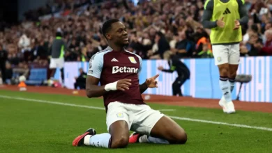 Liverpool được khuyên chiêu mộ tiền đạo trẻ Jhon Duran của Aston Villa