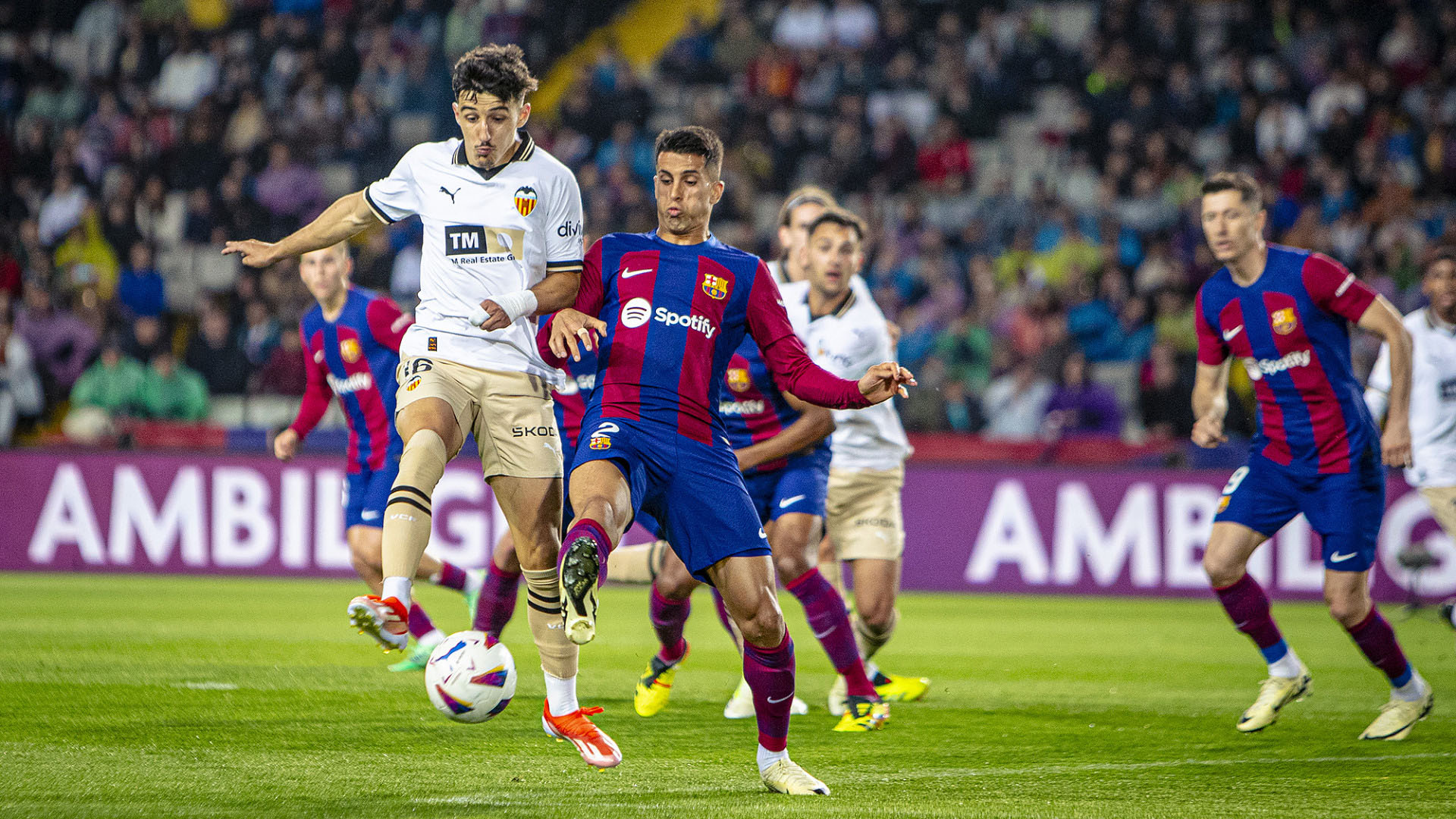 Nhận định bóng đá Barca vs Valencia 3h00 ngày 27/1 (La Liga 2024/25)