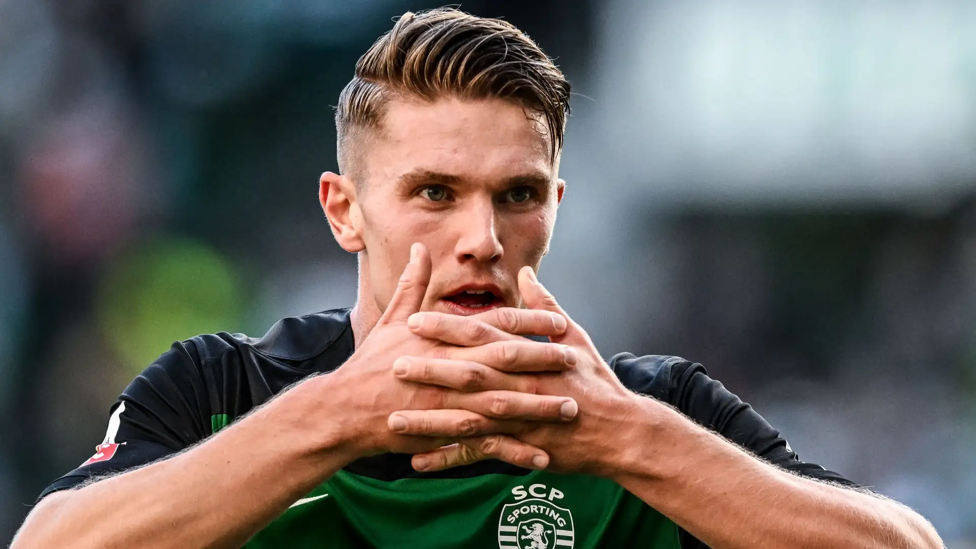 Viktor Gyokeres lập hat-trick, vượt Salah trở thành cầu thủ tấn công số 1 châu Âu