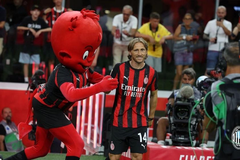 Modric ghi dấu ấn trong ngày ra mắt AC Milan