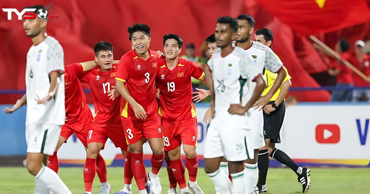 Ở trận đấu mở màn, U23 Việt Nam sớm thể hiện sự vượt trội với hàng loạt pha hãm thành