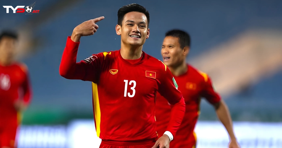 Sinh năm 1997 tại Bình Định, Hồ Tấn Tài trưởng thành từ lò đào tạo trẻ quê hương trước khi gia nhập Becamex TP.HCM