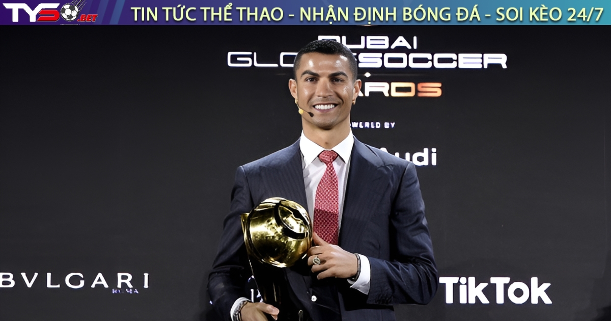 Ronaldo nhận giải "Cầu thủ hay nhất mọi thời" từ Liga Portugal