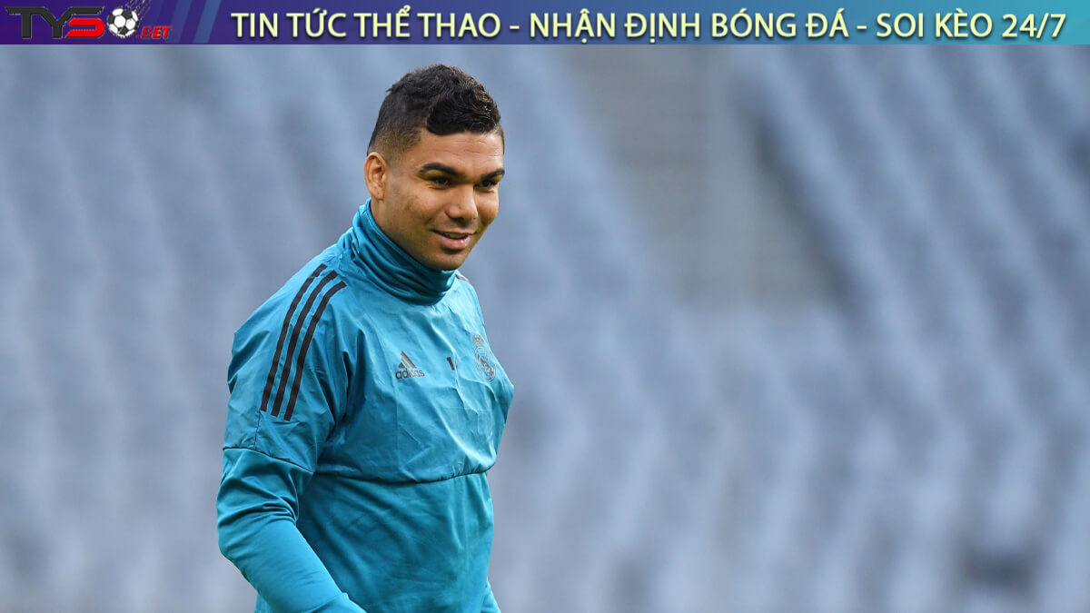 Casemiro ở lại Old Trafford, Man Utd chuẩn bị chiêu mộ tiền vệ phòng ngự mới