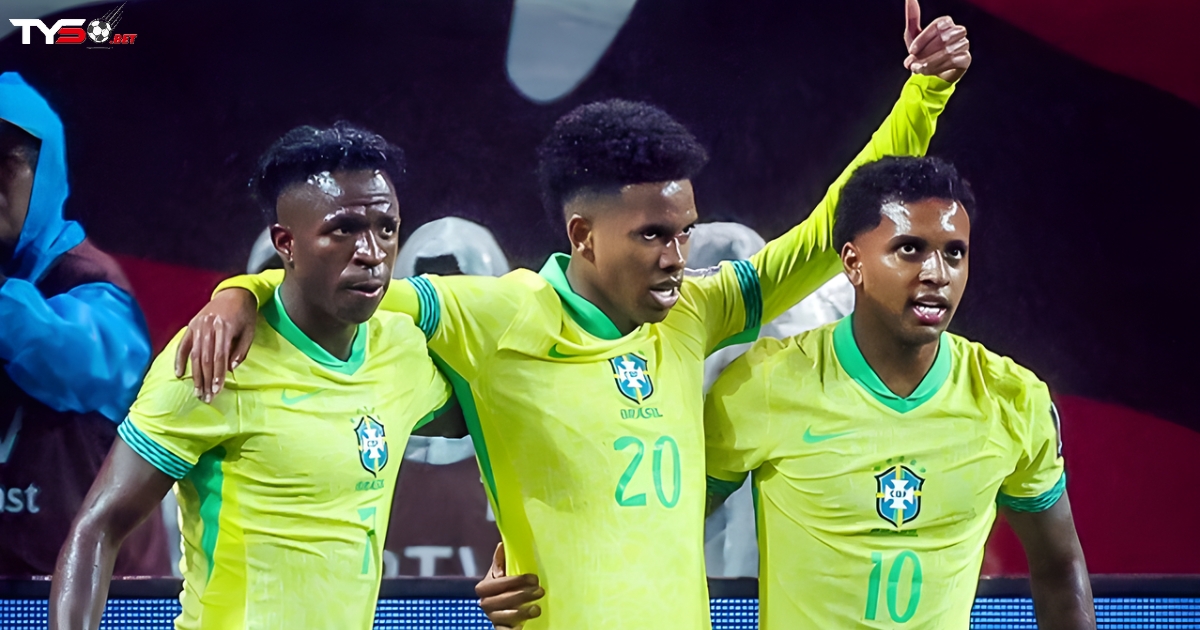 Giới mộ điệu gọi Estevao bằng cái tên mỹ miều: Messinho (tiểu Messi), bởi anh cũng thuận chân trái, nhưng thường xuyên được xếp đá cánh phải.