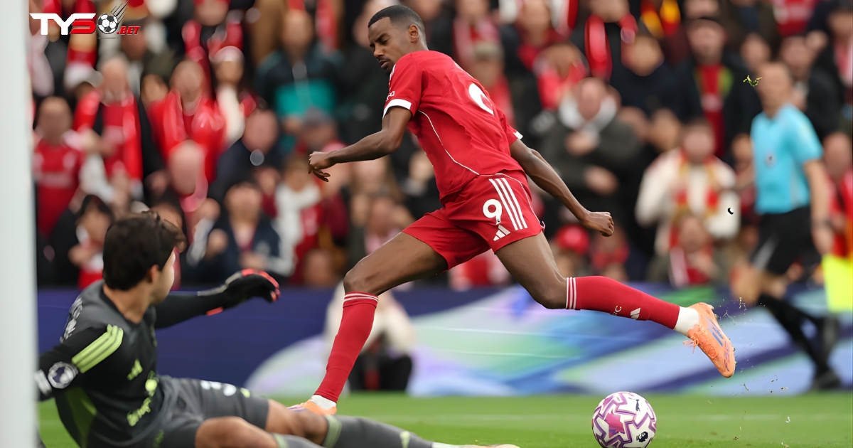 Các cựu danh thủ kêu gọi Liverpool loại bỏ Isak khỏi đội hình chính