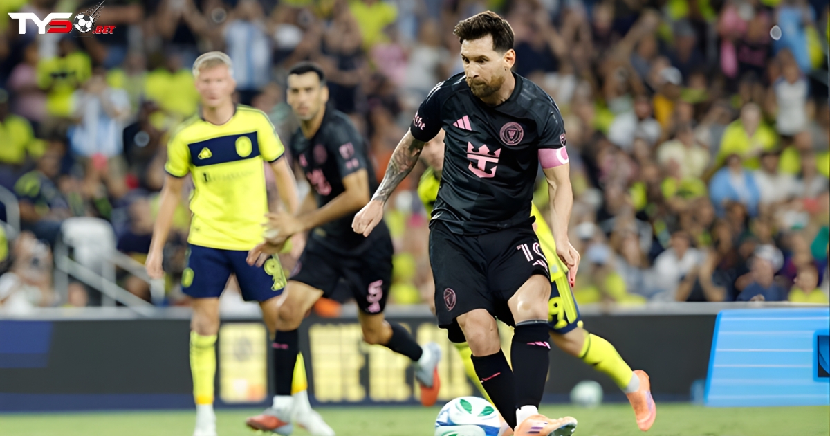 Ronaldo ghi siêu phẩm, Messi đáp trả bằng hat-trick rực lửa trước Nashville